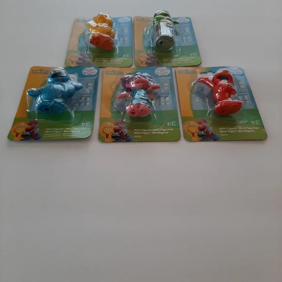 Sesame Street Mini Figures Set of 5 Big Bird Elmo Oscar Cookie Monster Abby - Picture 5 of 12